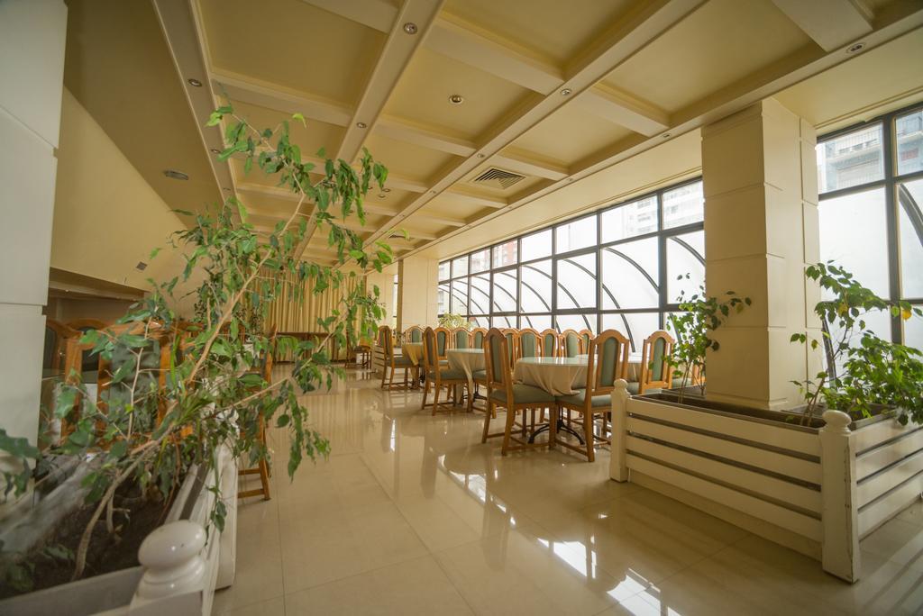 Versailles Hotel 4*